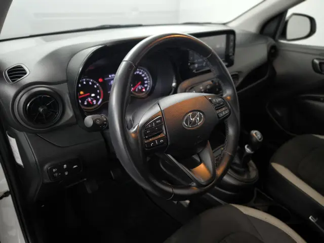 Hyundai i10 1.0 Comfort 2023 Benzine 26