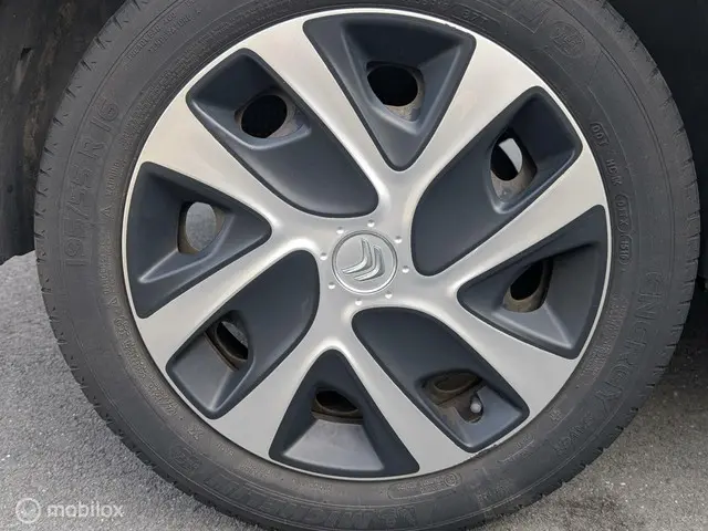 Citroën C3 1.2 PureTech Selection 2016 Benzine 26