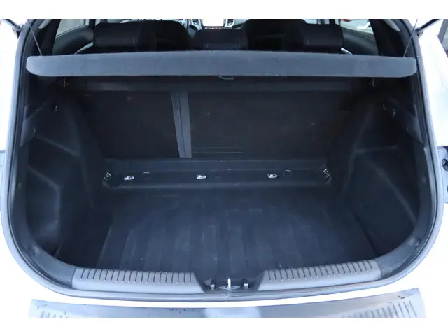 Hyundai i30 1.6 GDI GO! 2015 Benzine 15