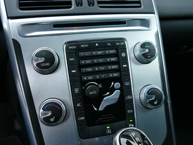 Volvo XC60 2.0 T5 FWD Ocean Race 2015 Benzine 19