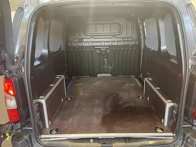 Opel Combo 130pk L1H1 2023 Diesel 36