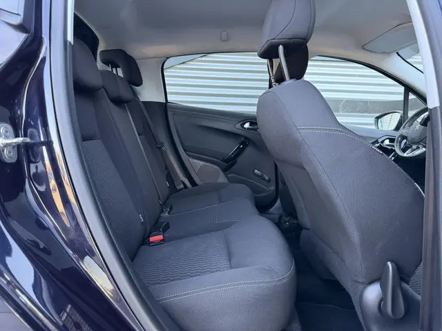 Peugeot 208 1.2 PureTech Style 2015 Benzine 12