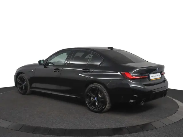 BMW 3 Serie 330e 2024 Hybride Benzine 10