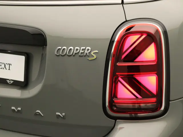 MINI Countryman Cooper S E ALL4 2022 Hybride Benzine 39