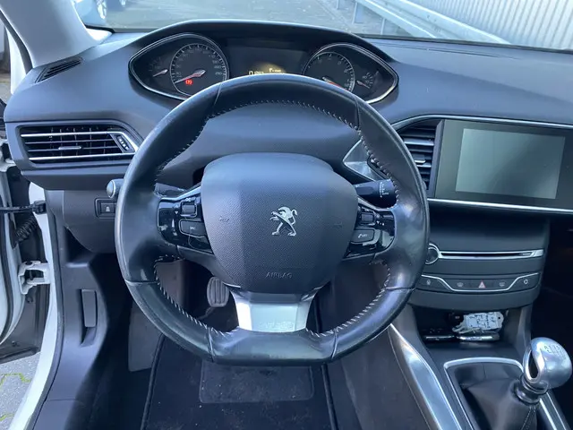 Peugeot 308 1.6 THP Allure 2014 Benzine 4