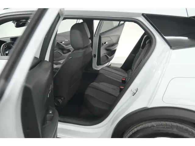 Peugeot 2008 PureTech 130 EAT8 Allure 2024 Benzine 28