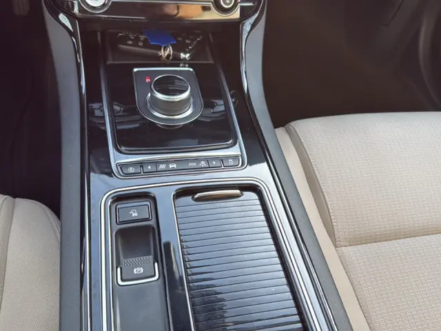 Jaguar XE 2.0 D Prestige Pro Edition 2018 Diesel 16