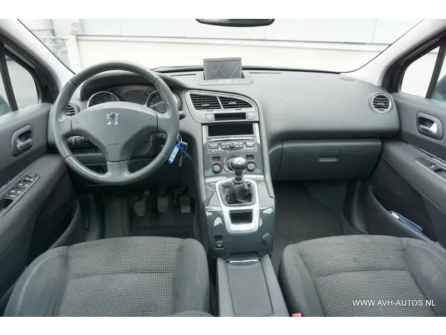 Peugeot 5008 1.6 THP Active 5 - persoons! 2013 Benzine 5