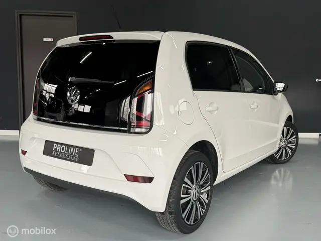 Volkswagen up! 1.0 BMT high up! 2019 Benzine 17