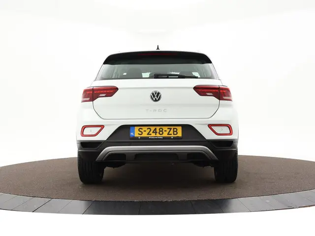 Volkswagen T-Roc 1.5 Tsi 150pk DSG Life 2023 Benzine 19