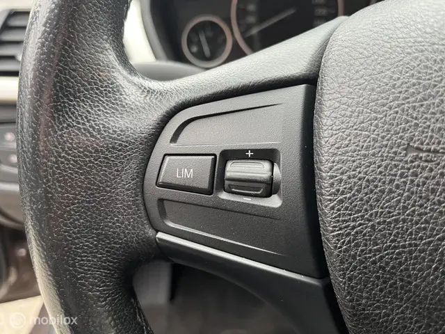 BMW 3 Serie 320i xDrive NAVI*CLIMA*TREKHAAK* 2014 Benzine 17