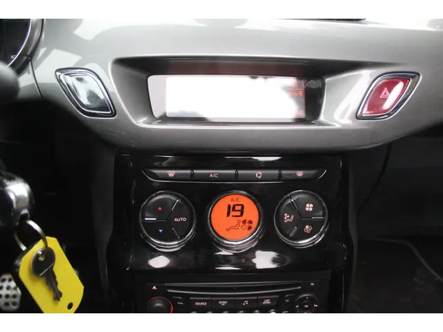 Citroën DS3 Cabrio 1.6 THP Sport Chic 2013 Benzine 13