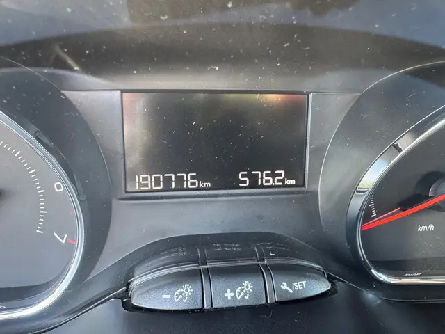 Peugeot 208 1.2 VTi Style 2014 Benzine 10