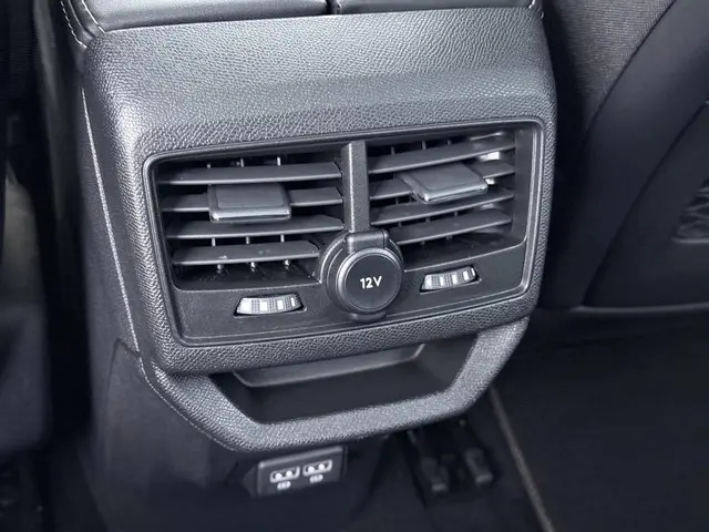 Peugeot 3008 1.6 HYbrid4 300 GT 2022 Hybride Benzine 23