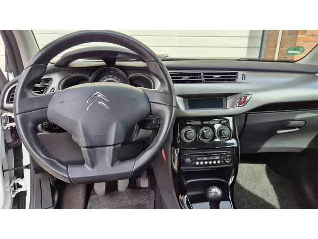 Citroën C3 1.0 VTi Attraction 2014 Benzine 10