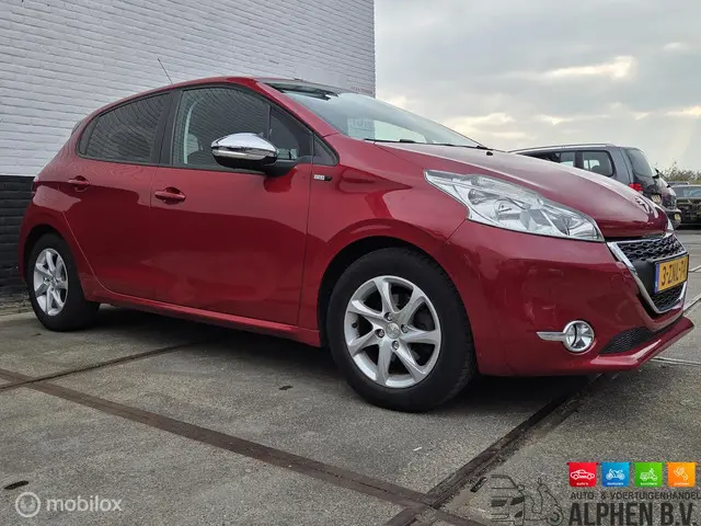Peugeot 208 1.2 PureTech Style - Automaat - Nap - 2015 Benzine 3