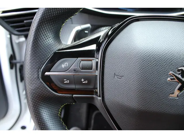 Peugeot 2008 1.2 PureTech GT-Line 2020 Benzine 24