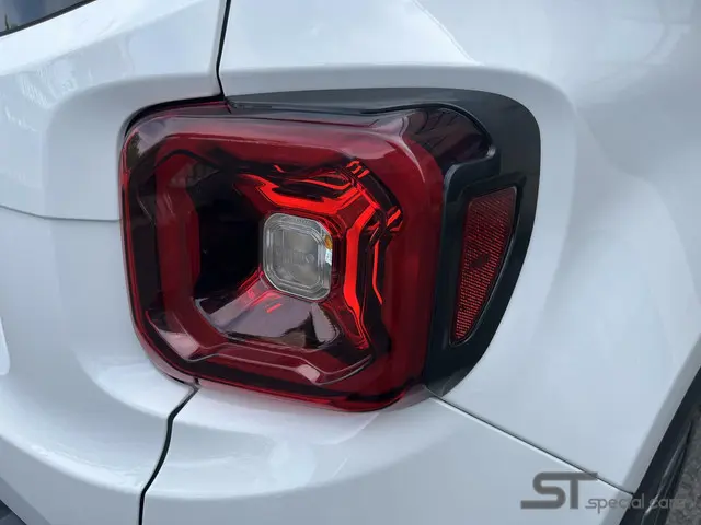 Jeep Renegade 1.3T Limited|Navi|Beats|19 inch 2019 Benzine 8