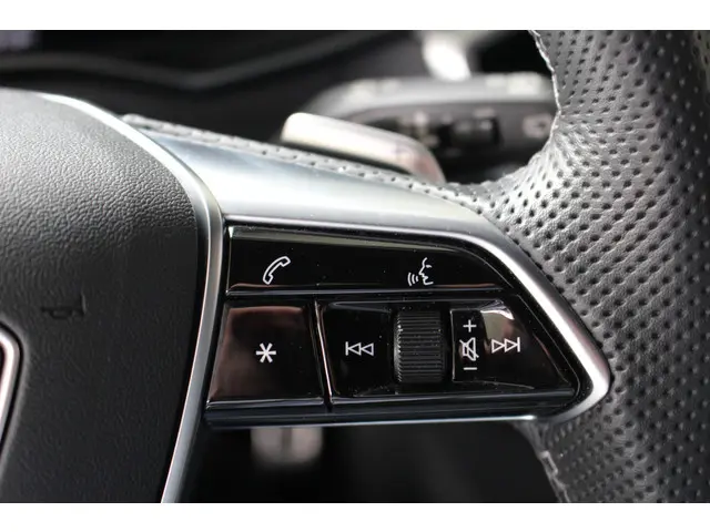 Audi A6 Avant 40 TFSI S-Line Competition 2023 Benzine 17