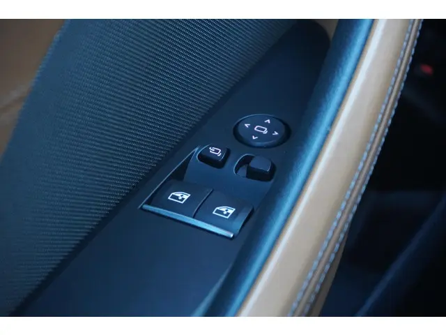 BMW 8 Serie Coupé M850i xDrive 2018 Benzine 35