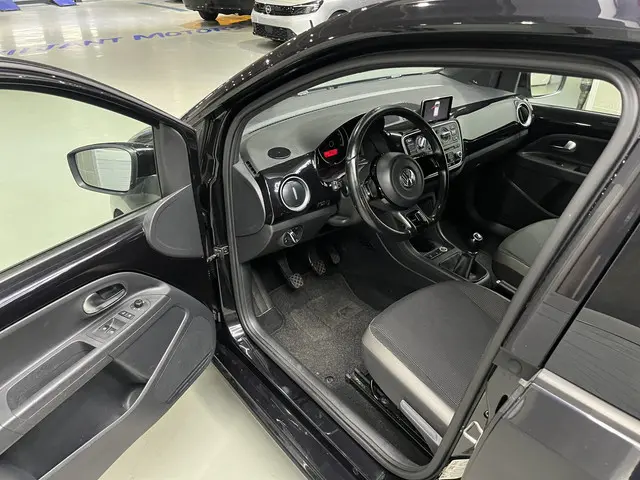 Volkswagen up! 3