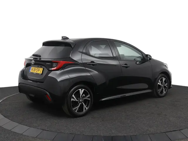 Toyota Yaris 1.5 Hybrid 115 Dynamic 2025 Hybride Benzine 2