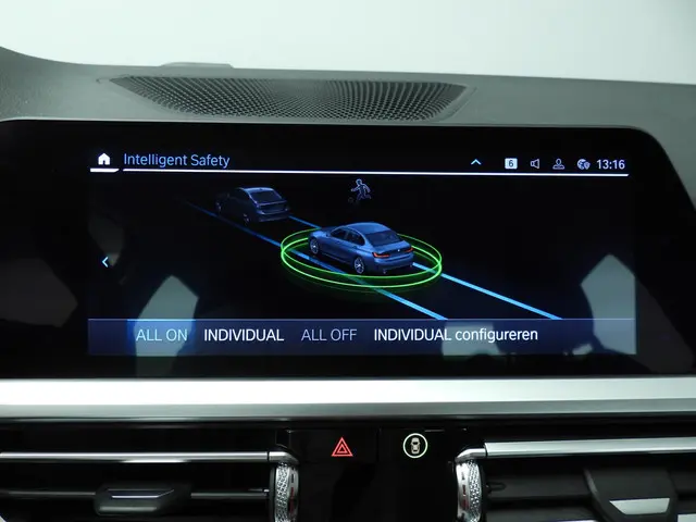 BMW 3 Serie Sedan 330e 2019 Hybride Benzine 30