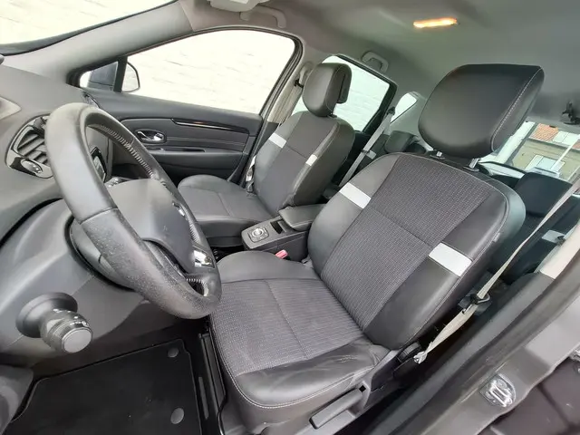 Renault Scénic TCe 115 Bose 2013 Benzine 30