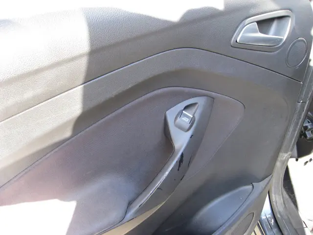 Ford C-MAX 1.0 Titanium 2015 Benzine 12