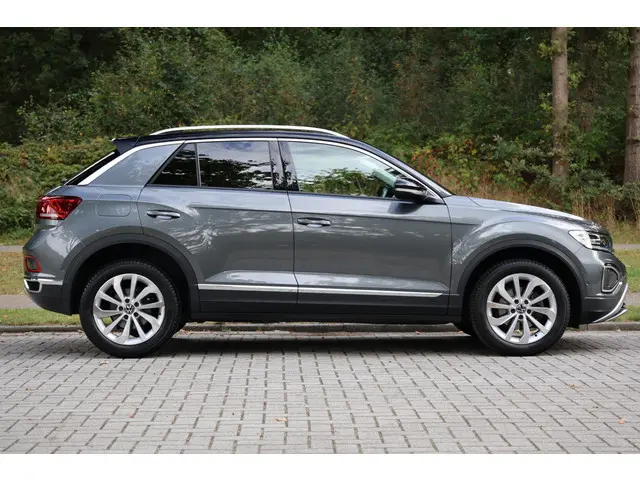 Volkswagen T-Roc 1.0 TSI Life Business 2023 Benzine 8