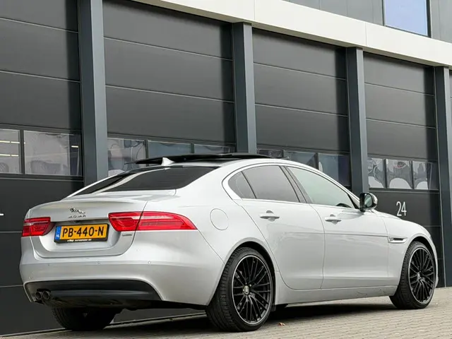Jaguar XE 2.0 D R-Sport Dak Leer Euro-6 2017 Diesel 4