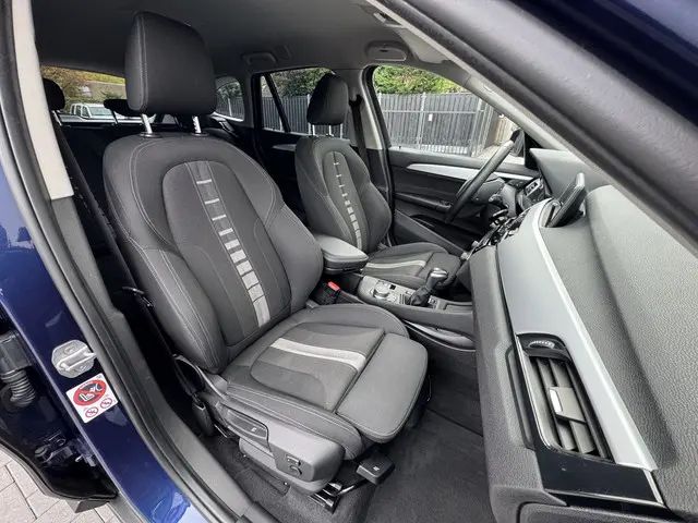 BMW X1 sDrive18i High Executive 2016 Benzine 7