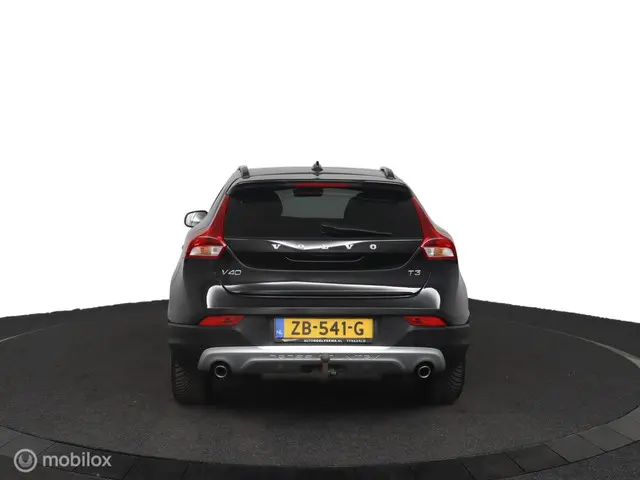 Volvo V40 3