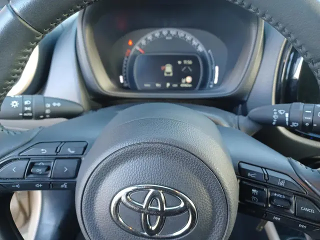 Toyota Aygo X 1.0 VVT-i S-CVT envy 2023 Benzine 12