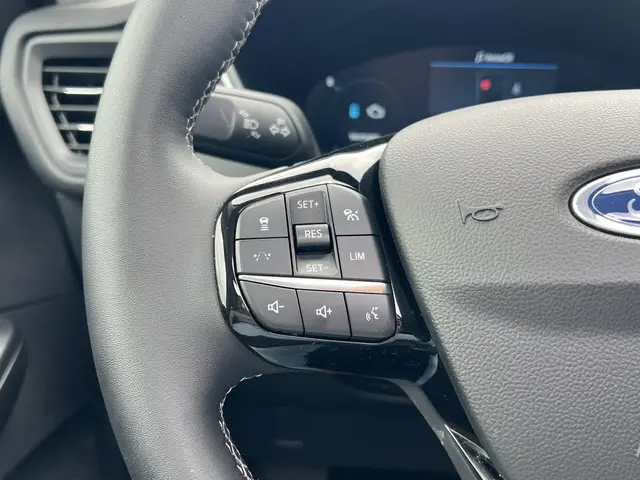 Ford Kuga 2.5 PHEV Active X 2024 Hybride Benzine 29