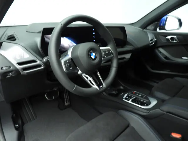 BMW 1 Serie 5-deurs 120 2025 Benzine 6