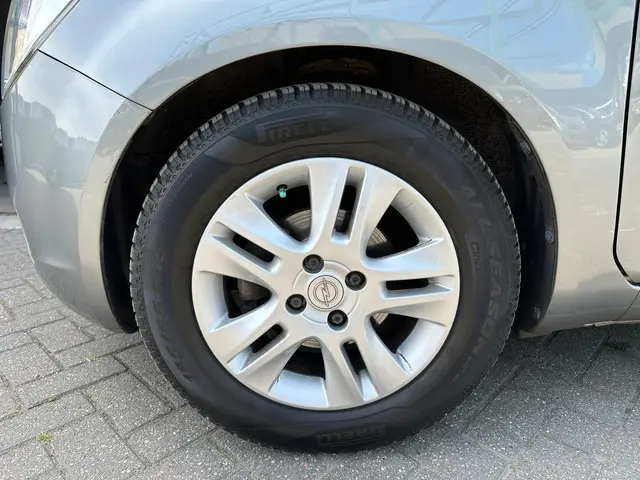 Opel Agila 1.2 Edition // 50 DKM NAP // Airco 2012 Benzine 7