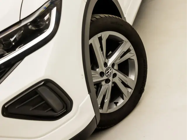 Volkswagen T-Cross 1.5 TSI R-Line 2025 Benzine 39