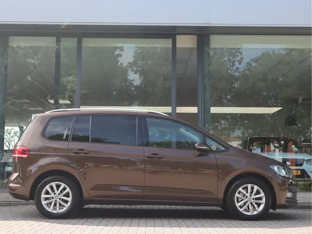 Volkswagen Touran 1.2 TSI Connected Series 2017 Benzine 7