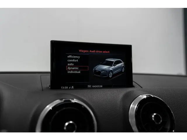 Audi S3 2.0 TFSI S3 quattro Pano B&O Camera 2017 Benzine 38