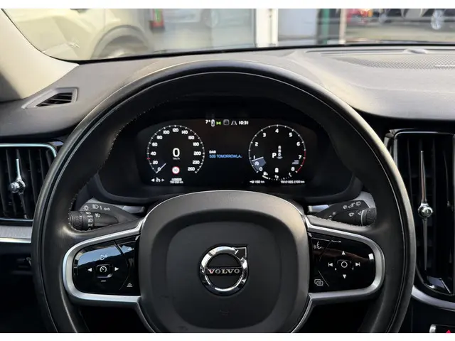 Volvo V60 Cross Country 2.0 B5 AWD 2022 Benzine 8