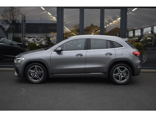 Mercedes-Benz GLA 3