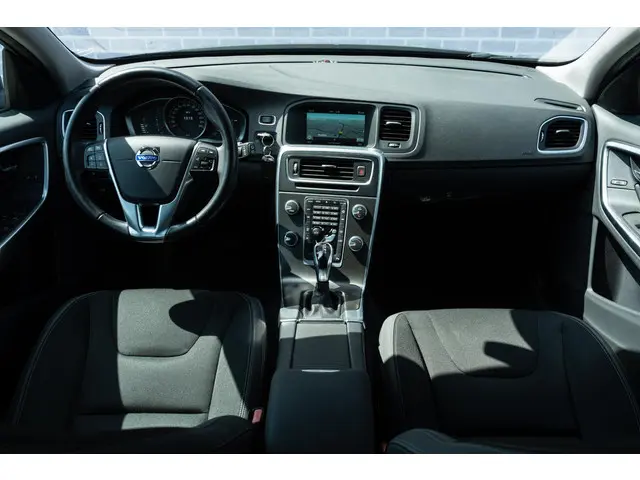 Volvo V60 T3 150 pk Momentum Automaat 2014 Benzine 10