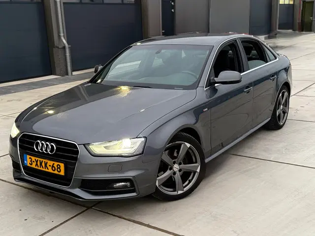 Audi A4 Limousine 1.8 TFSIe Limited S Sport 2014 Benzine 5