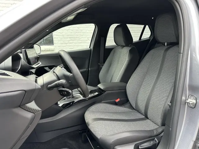 Peugeot 2008 1.2 Turbo 100 PK Allure 2023 Benzine 9