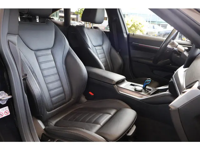 BMW i4 eDrive40 High Executive 84 kWh 2022 Elektrisch 7