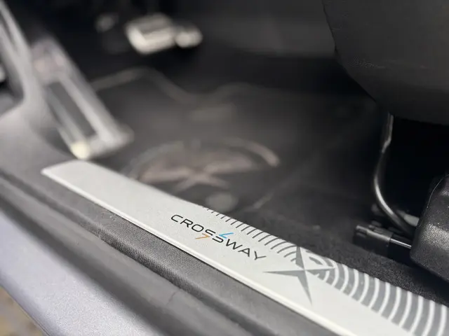 Peugeot 3008 1.2 PureTech Crossway 2020 Benzine 10