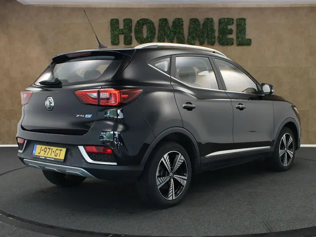 MG ZS EV 2