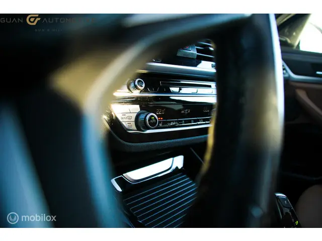 BMW X3 xDrive20i High Executive | BOM VOL !! | 2018 Benzine 26