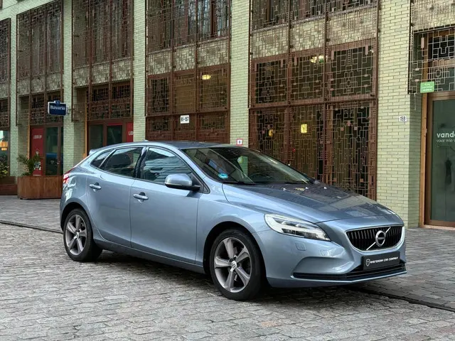 Volvo V40 2.0 T3 Nordic+ 114.000km dealer oh 2016 Benzine